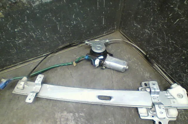 Mecanisme  moteur lève-glace avant droit Honda CIVIC VII Hatchback (EU, EP, EV) 1.7 ctdi (ep4, eu9) (2002-2005) occasion