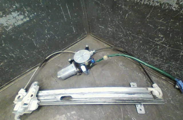 Mecanisme  moteur lève-glace avant droit Honda CIVIC VII Hatchback (EU, EP, EV) 1.7 ctdi (ep4, eu9) (2002-2005) occasion