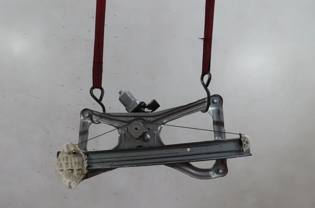 Mecanisme  moteur lève-glace avant droit Honda CIVIC VIII A trois volumes (FD, FA) 1.3 ima (fa3, fd3) (2006) occasion