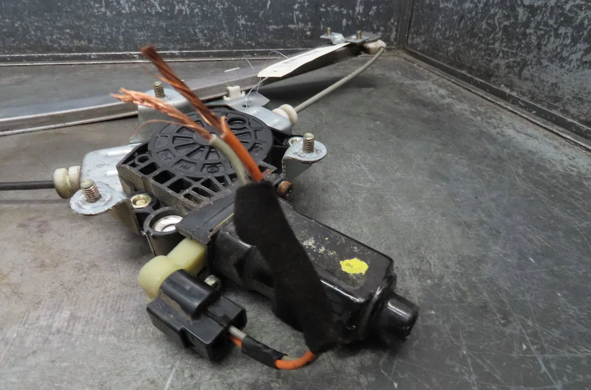 Mecanisme  moteur lève-glace avant droit Hyundai GETZ (TB) 1.1 (2002-2005) occasion