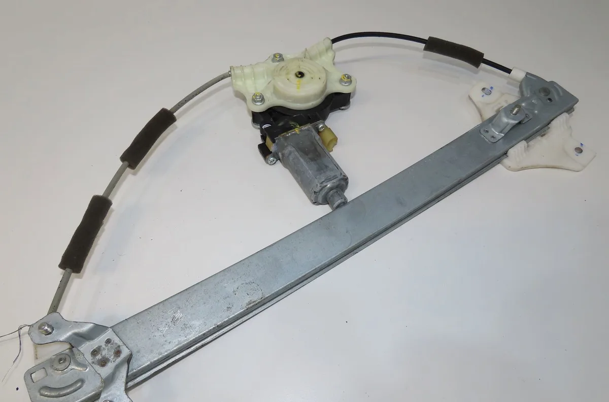 Mecanisme moteur lève-glace avant droit Hyundai I20 II (GB, IB) 1.1 crdi (2014) occasion