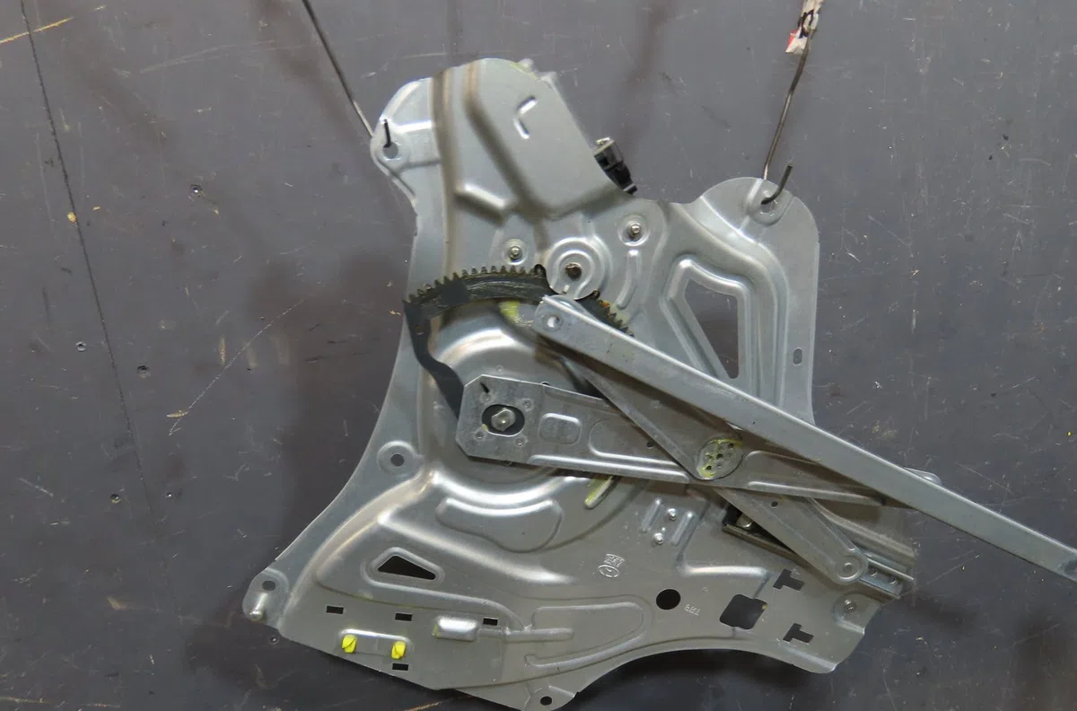 Mecanisme  moteur lève-glace avant droit Hyundai Ix35 (LM, EL, ELH) 1.7 crdi (2010) 5 portes occasion