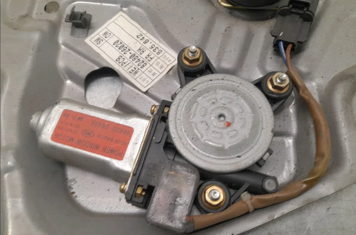 Mecanisme  moteur lève-glace avant droit HYUNDAI SANTA FE I  2.0 CRDI 2WD occasion