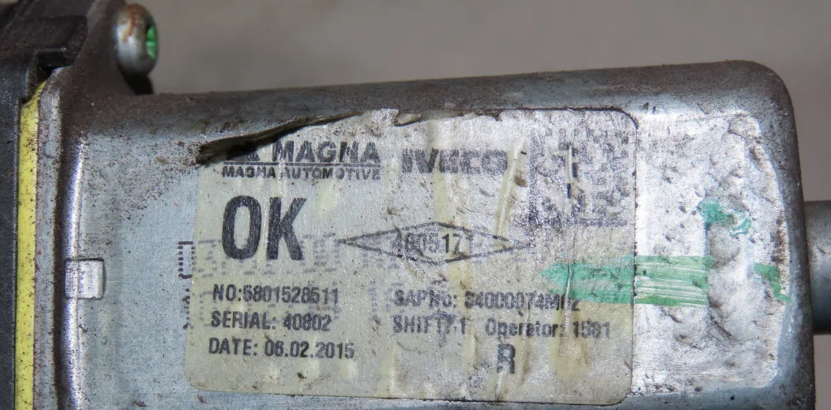 Mecanisme  moteur lève-glace avant droit Iveco DAILY VI Camionnette 35s15, 35c15, 40c15, 45c15, 50c15, 65c15, 70c15 (201