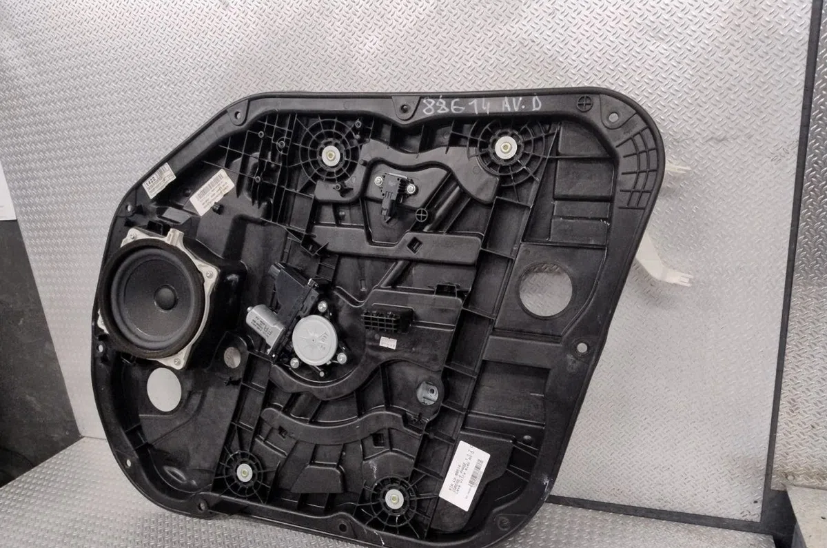 Mecanisme  moteur lève-glace avant droit KIA CARENS 4  CARENS 4 PHASE 1 occasion