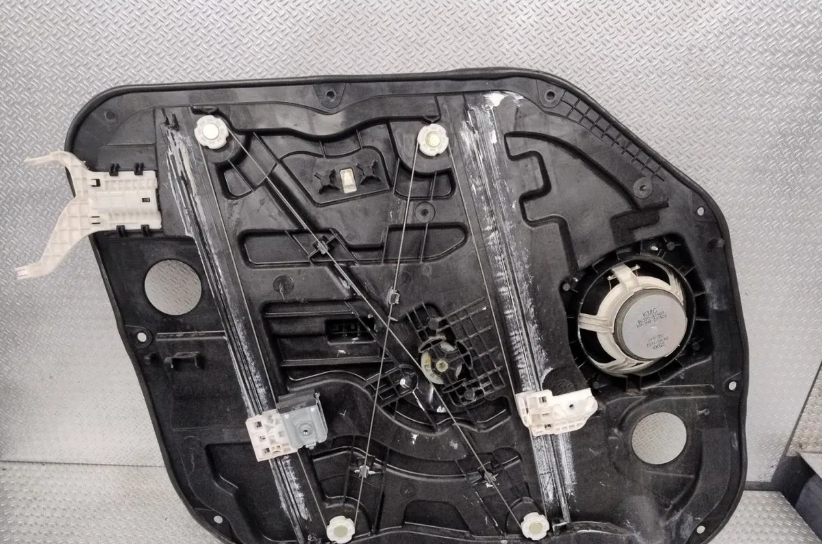 Mecanisme  moteur lève-glace avant droit KIA CARENS 4  CARENS 4 PHASE 1 occasion