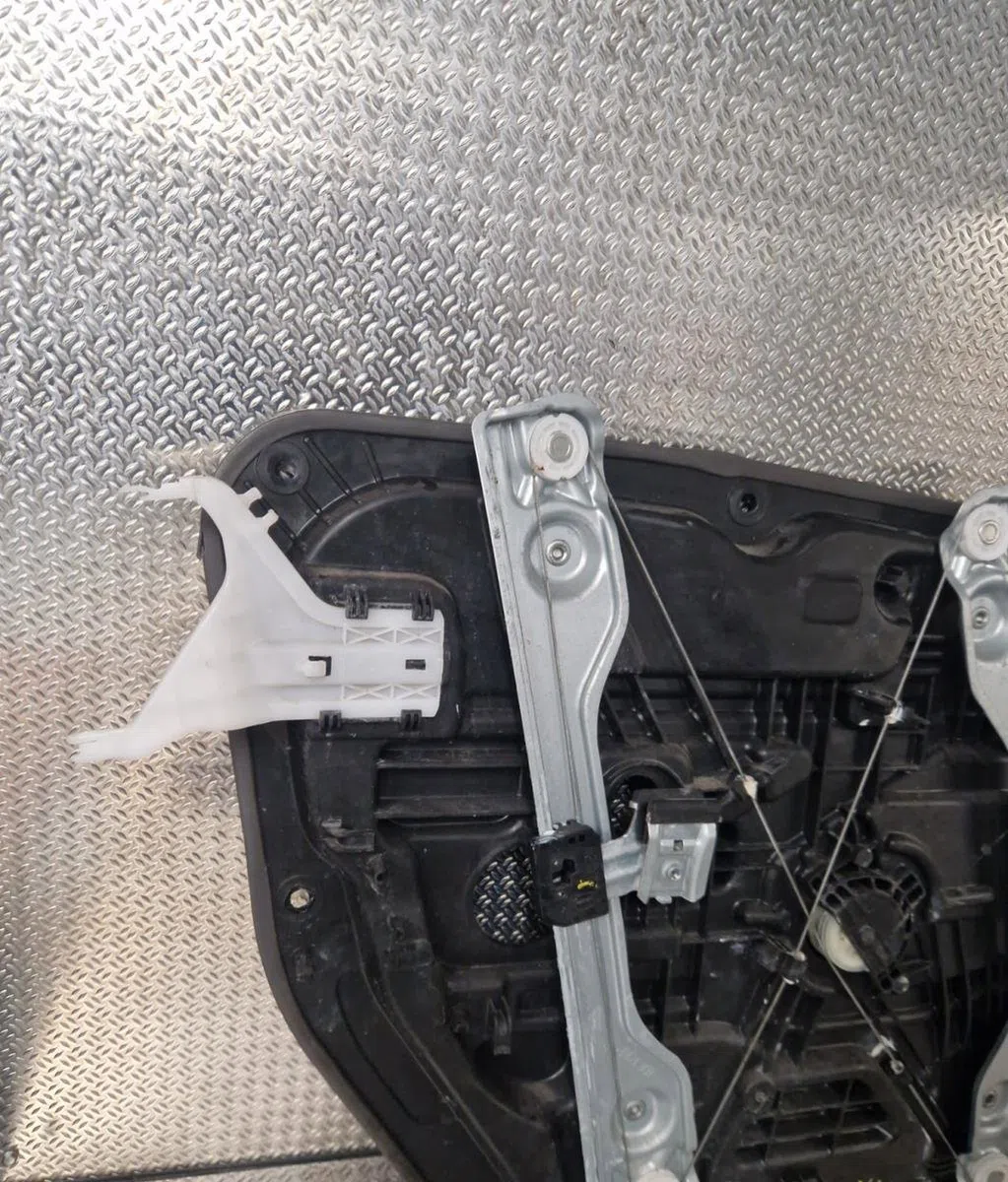 Mecanisme  moteur lève-glace avant droit KIA CEE-D 2  CEE-D 2 PHASE 2 occasion