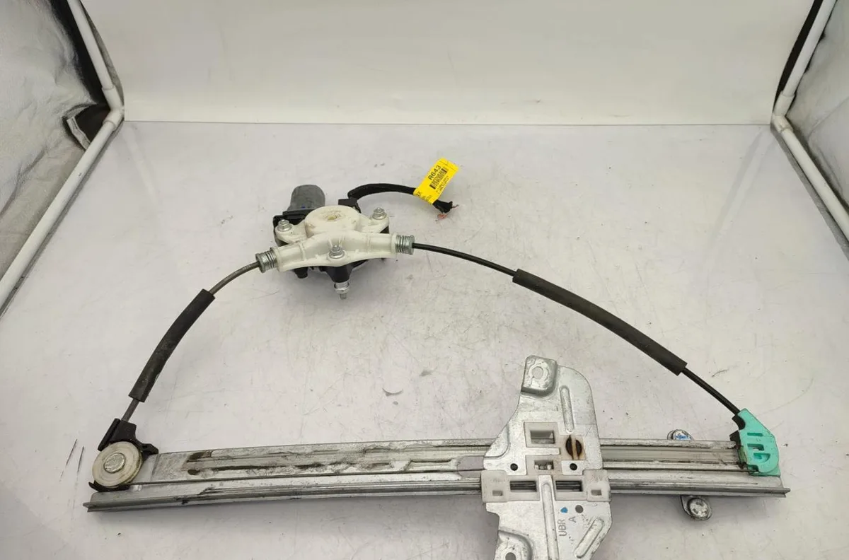 Mecanisme moteur lève-glace avant droit KIA RIO 3 PHASE 1 occasion