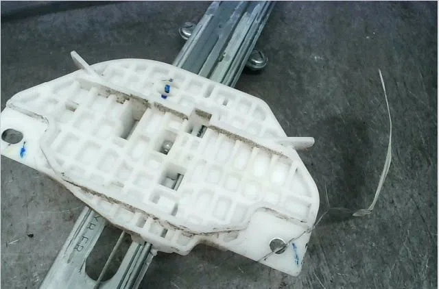 Mecanisme  moteur lève-glace avant droit Kia RIO IV (YB, SC, FB) 1.0 t-gdi 100 (2017) occasion