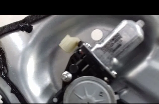 Mecanisme  moteur lève-glace avant droit Kia SOUL I (AM) 1.6 crdi 128 (2009-2014) occasion