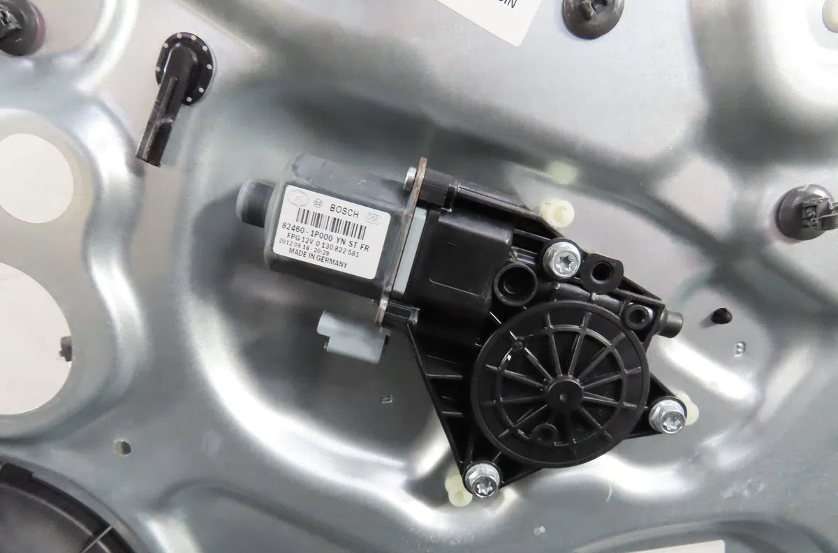 Mecanisme  moteur lève-glace avant droit Kia VENGA (YN) 1.6 cvvt (2010) occasion