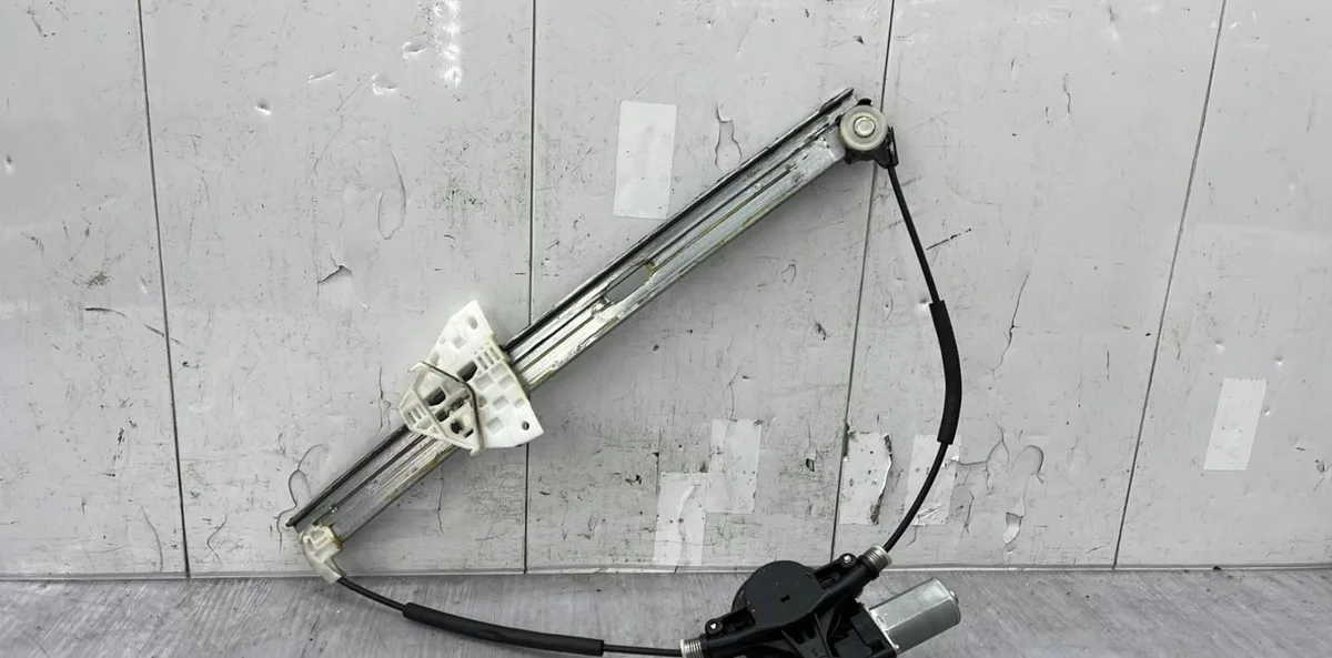 Mecanisme moteur lève-glace avant droit MAZDA 2 2 PHASE 1 occasion