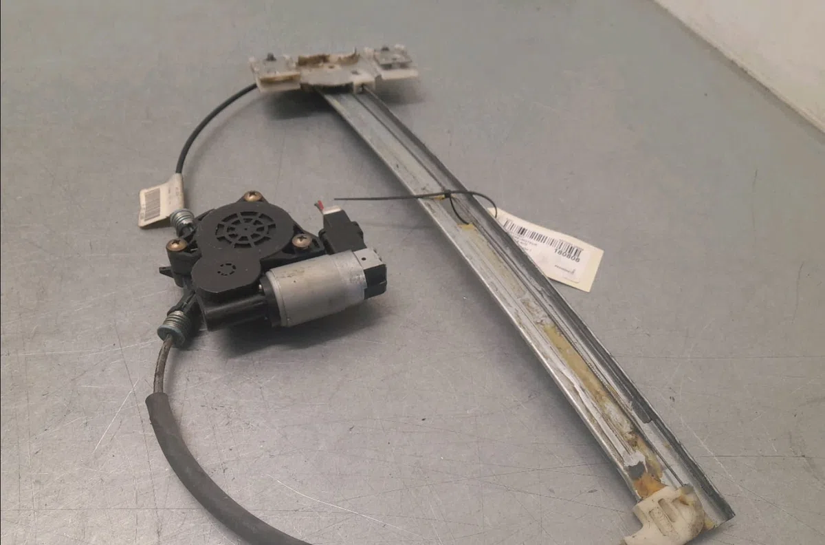 Mecanisme  moteur lève-glace avant droit MAZDA 2 I 5P occasion