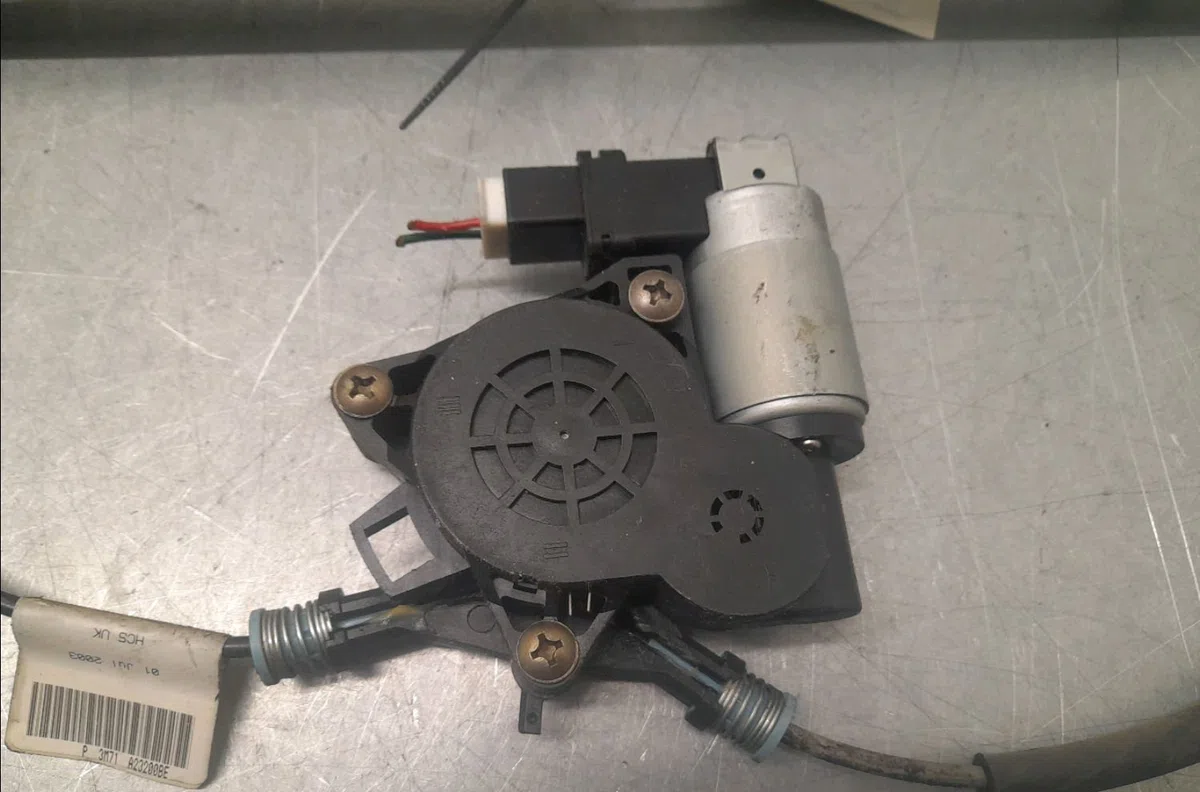 Mecanisme  moteur lève-glace avant droit MAZDA 2 I 5P occasion