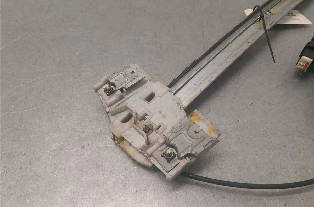 Mecanisme  moteur lève-glace avant droit MAZDA 2 I 5P occasion