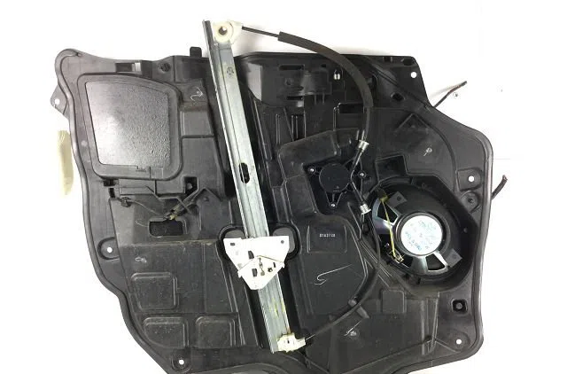 Mecanisme  moteur lève-glace avant droit Mazda 5 (CR19) 2.0 cd (cr19) (2005-2010) occasion