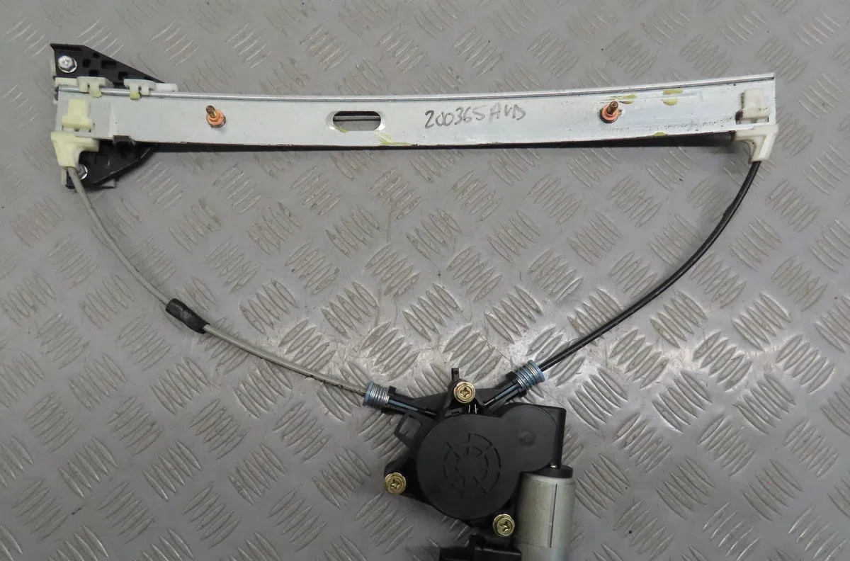 Mecanisme  moteur lève-glace avant droit Mazda 6 Hatchback (GG) 2.0 (gges) (2002-2007) occasion