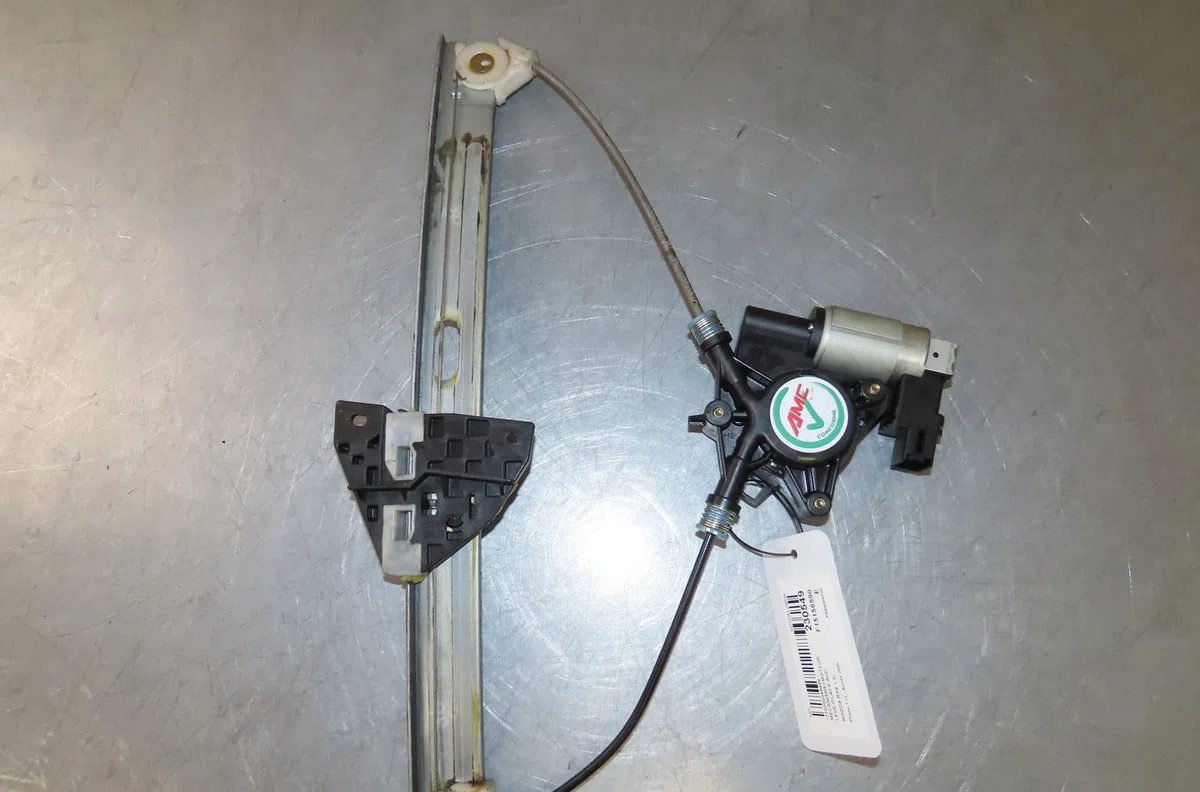Mecanisme  moteur lève-glace avant droit Mazda RX-8 (SE, FE) 1.3 (fe103, se3p) (2003-2012) occasion