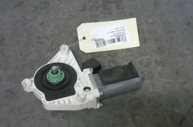 Mecanisme  moteur lève-glace avant droit Mercedes-benz CLA Coupé (C117) Cla 200 cdi (117.301) (2013-2014) occasion