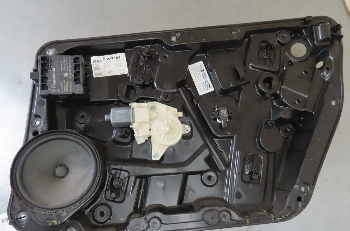 Mecanisme  moteur lève-glace avant droit Mercedes-benz CLASSE A (W176) A 200 cdi - d 4-matic (176.002) (2014-2018) occas