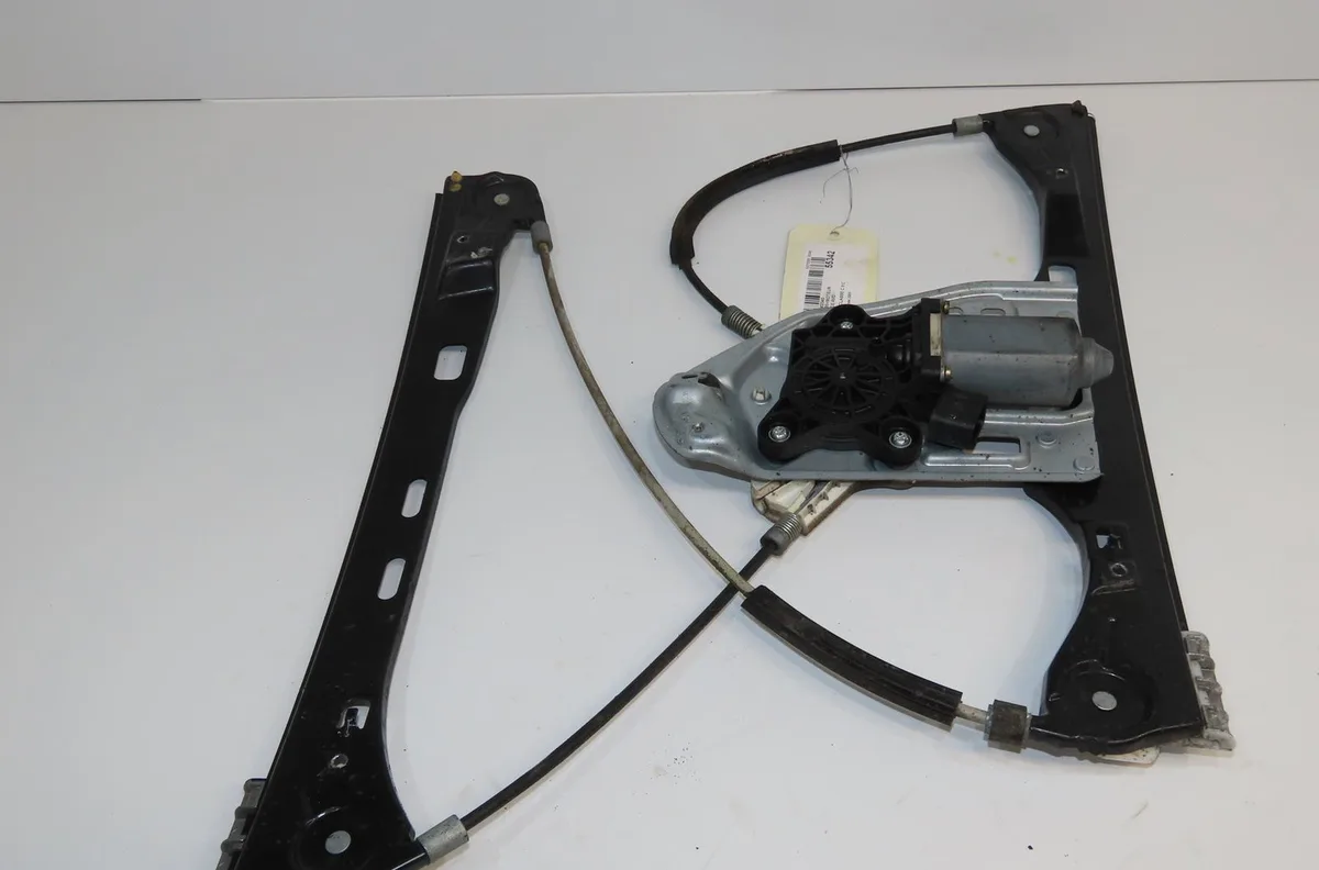Mecanisme  moteur lève-glace avant droit Mercedes-benz CLASSE C (W203) C 220 cdi (203.006) (2000-2007) 4 portes occasion