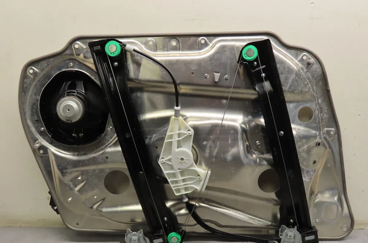 Mecanisme  moteur lève-glace avant droit Mercedes-benz CLASSE C (W204) C 220 cdi (204.008) (2007-2008) 4 portes occasion