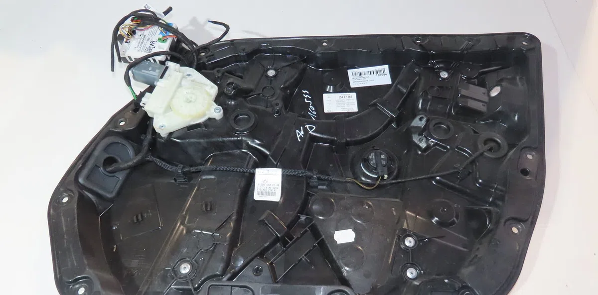Mecanisme  moteur lève-glace avant droit Mercedes-benz CLASSE C (W205) C 200 d (205.007) (2015-2018) occasion