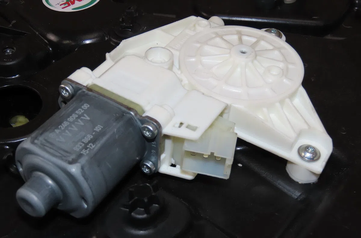 Mecanisme  moteur lève-glace avant droit Mercedes-benz CLASSE GLA (X156) Gla 180 (156.942) (2015) occasion