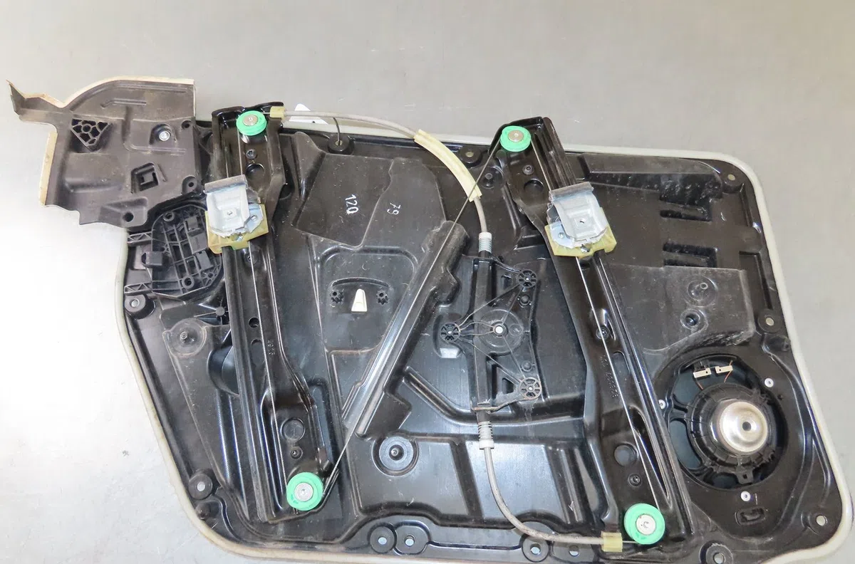 Mecanisme  moteur lève-glace avant droit Mercedes-benz CLASSE GLA (X156) Gla 180 (156.942) (2015) occasion