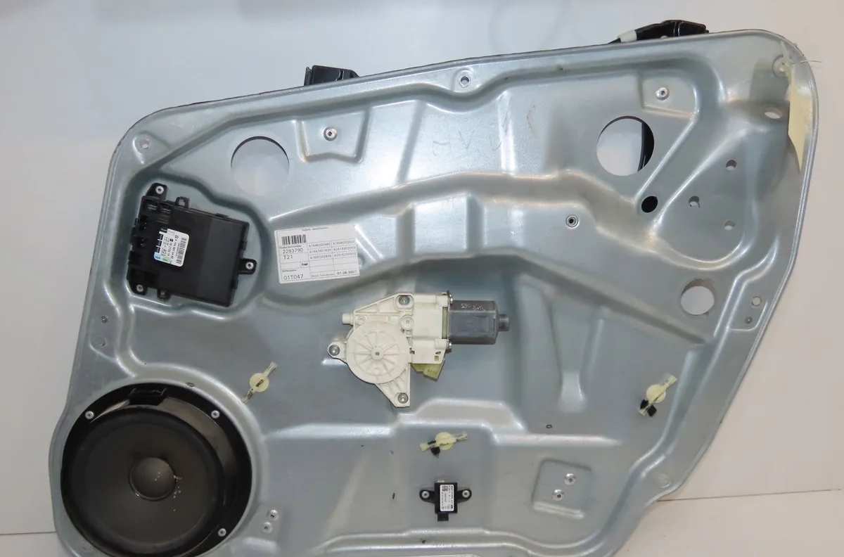 Mecanisme  moteur lève-glace avant droit Mercedes-benz CLASSE M (W164) Ml 320 cdi 4-matic (164.122) (2005-2009) occasion