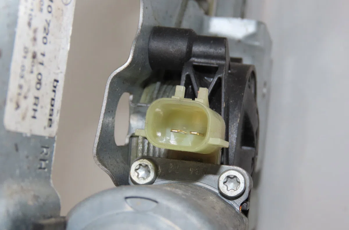 Mecanisme  moteur lève-glace avant droit Mercedes-benz SPRINTER 3,5-t Camionnette (B907, B910) 316 cdi rwd (907.631, 907