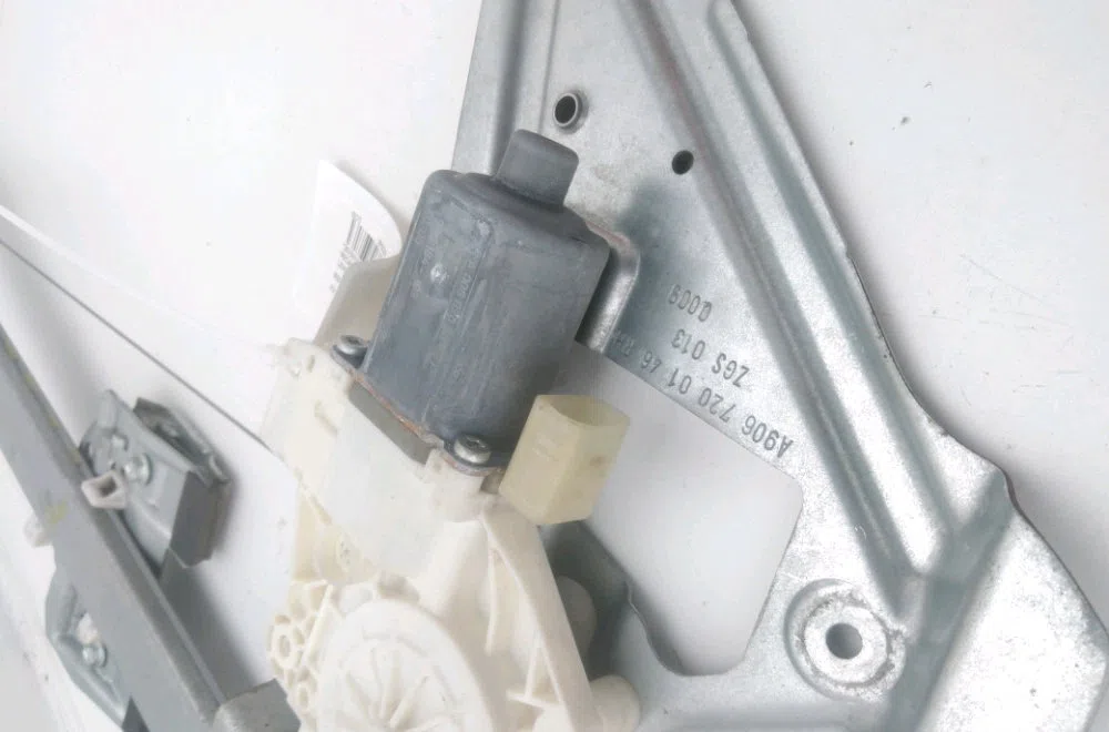 Mecanisme  moteur lève-glace avant droit Mercedes-benz SPRINTER 3-t Camionnette (B906) 214 cdi (906.611, 906.613) (2016)