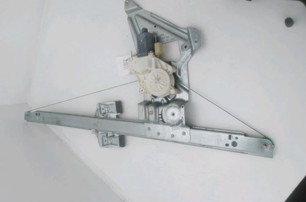 Mecanisme  moteur lève-glace avant droit Mercedes-benz SPRINTER 3-t Camionnette (B906) 214 cdi (906.611, 906.613) (2016)