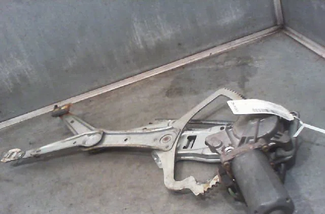 Mecanisme + moteur lève-glace avant droit MERCEDES C250 1994 occasion