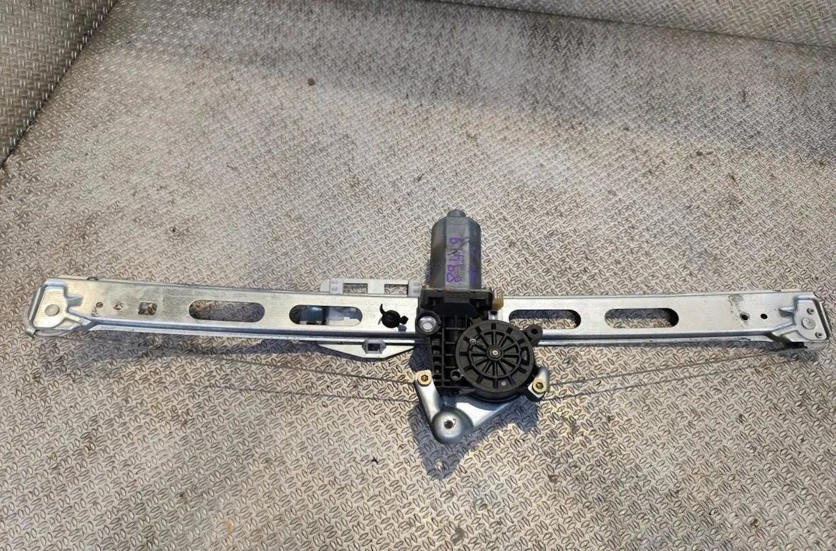 Mecanisme  moteur lève-glace avant droit MERCEDES CLASSE A 168  CLASSE A 168 PHASE 1 occasion