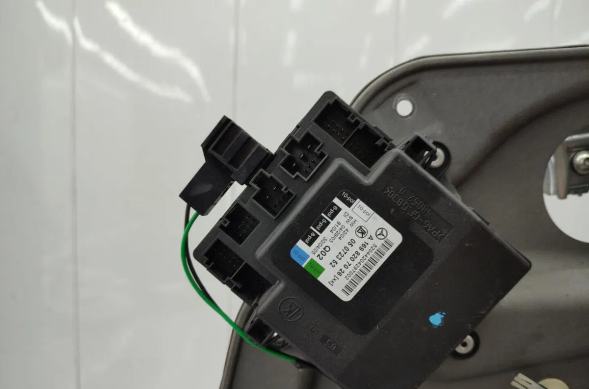 Mecanisme  moteur lève-glace avant droit MERCEDES CLASSE A 169 PHASE 1 occasion