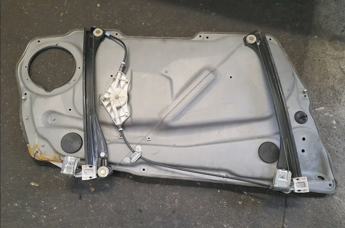 Mecanisme  moteur lève-glace avant droit MERCEDES CLASSE A II  A 180 CDI occasion