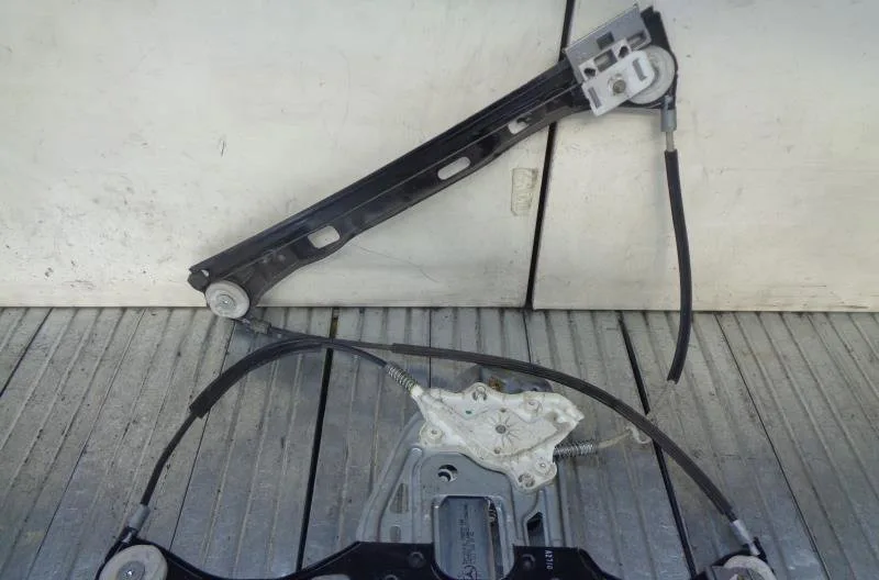 Mecanisme  moteur lève-glace avant droit MERCEDES CLASSE C 203 PHASE 1 BREAK occasion