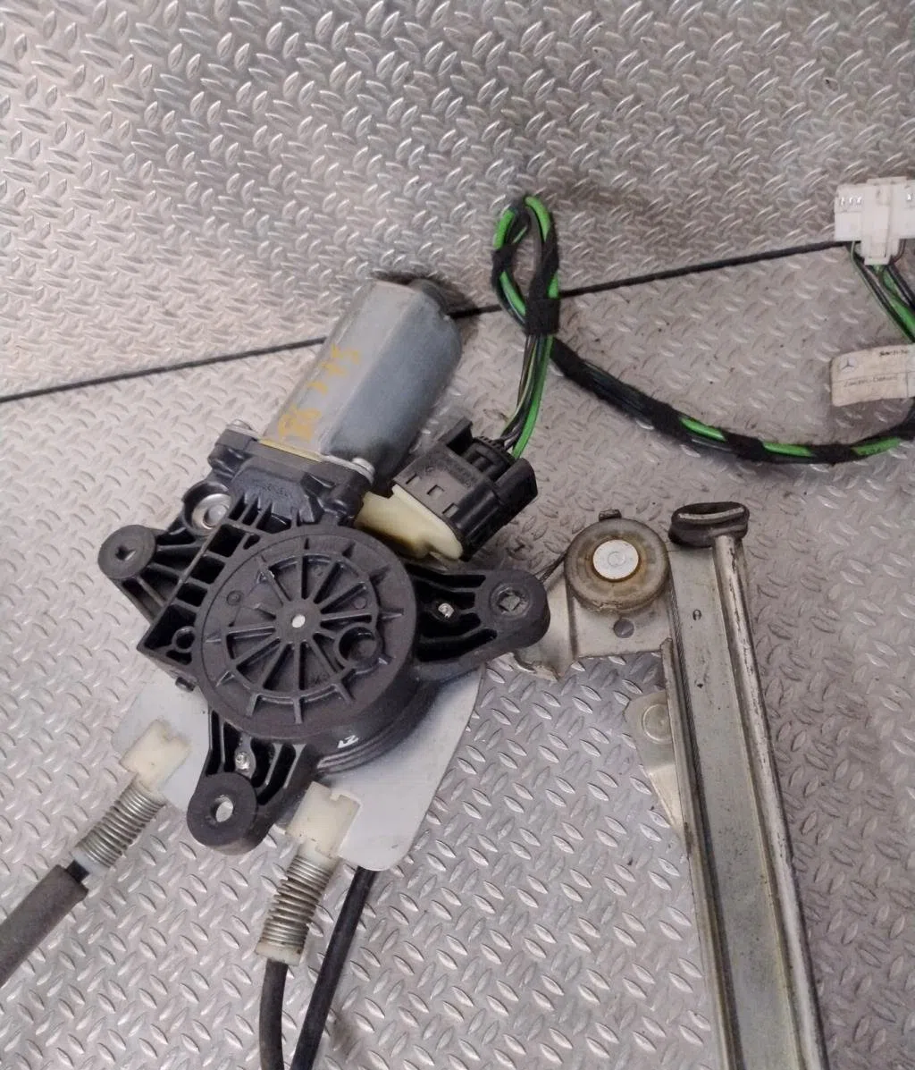 Mecanisme  moteur lève-glace avant droit MERCEDES VITO 639  VITO 639 PHASE 1 occasion