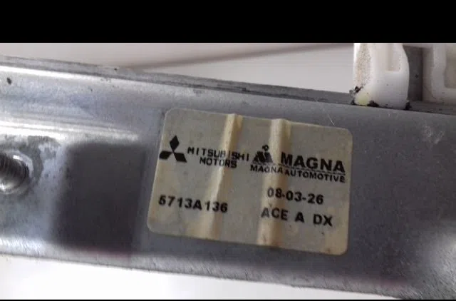 Mecanisme  moteur lève-glace avant droit Mitsubishi COLT VI (Z3_A, Z2_A) 1.5 di-d (z39a) (2004-2012) occasion