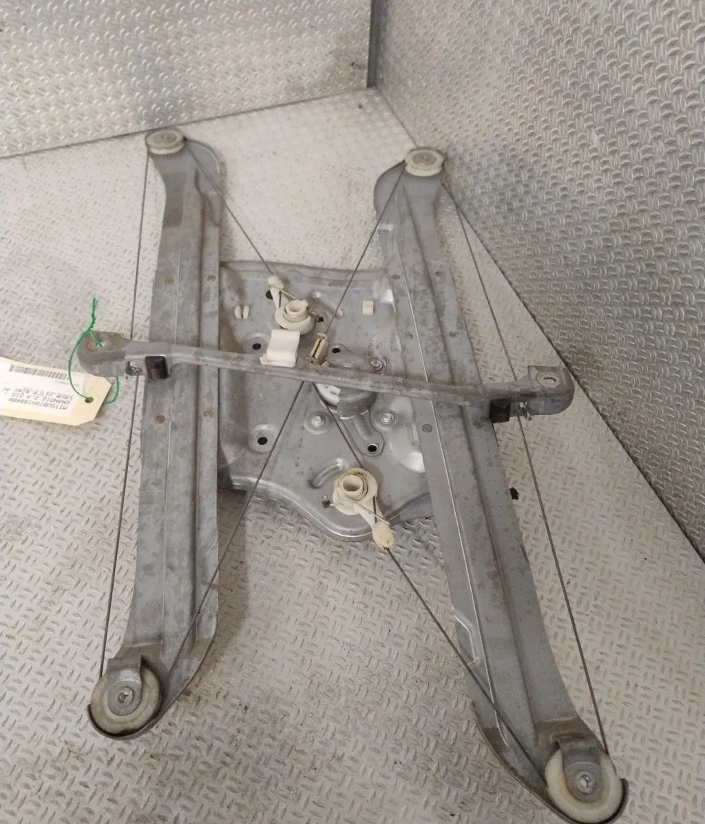 Mecanisme  moteur lève-glace avant droit MITSUBISHI GRANDIS  GRANDIS occasion