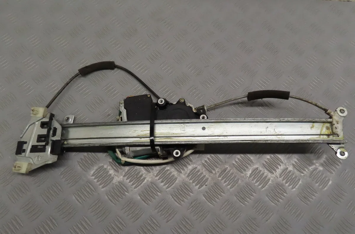 Mecanisme  moteur lève-glace avant droit Mitsubishi PAJERO III (V7_W, V6_W) 2.5 tdi (v64w, v74w) (2001-2006) occasion