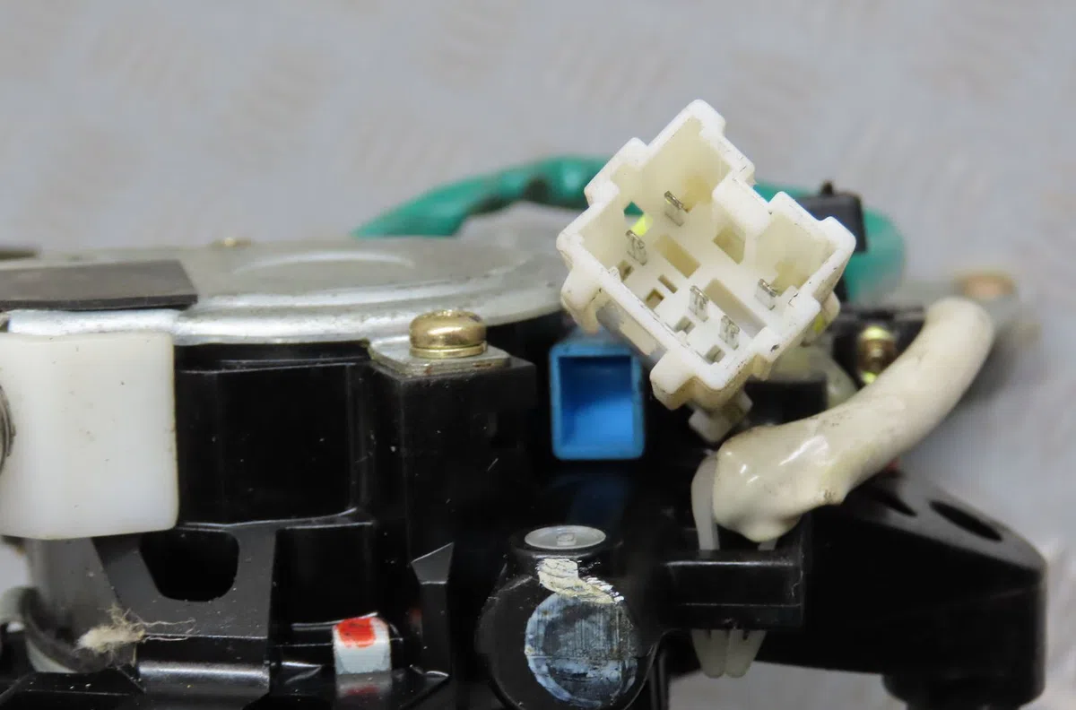 Mecanisme  moteur lève-glace avant droit Mitsubishi PAJERO III (V7_W, V6_W) 2.5 tdi (v64w, v74w) (2001-2006) occasion
