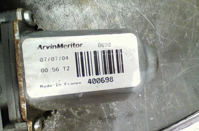 Mecanisme + moteur lève-glace avant droit NISSAN ALMERA 2004 occasion