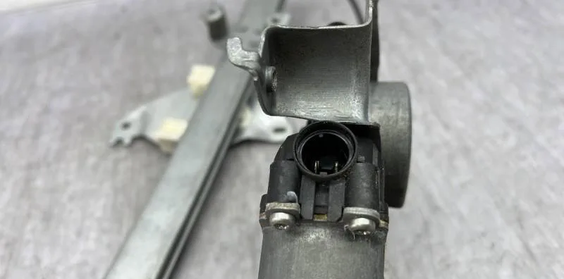 Mecanisme  moteur lève-glace avant droit NISSAN ALMERA TINO PHASE 2 occasion