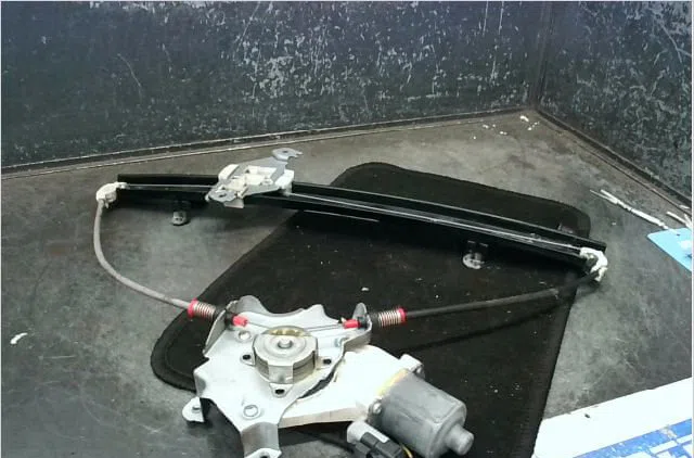 Mecanisme  moteur lève-glace avant droit Nissan MICRA III (K12) 1.2 16v (2003-2010) occasion