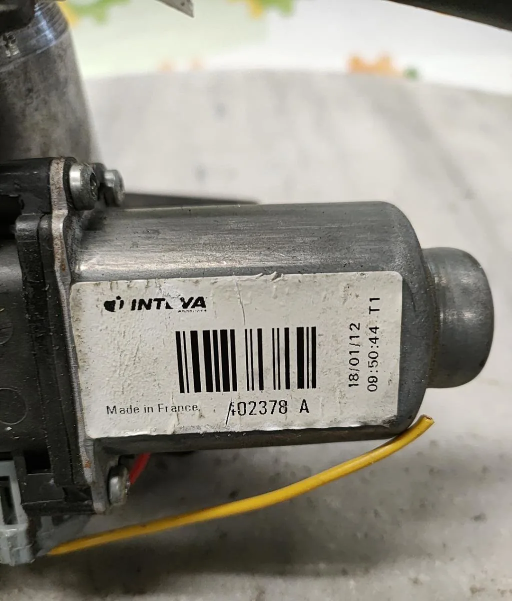 Mecanisme moteur lève-glace avant droit NISSAN NOTE 1 PHASE 2 occasion
