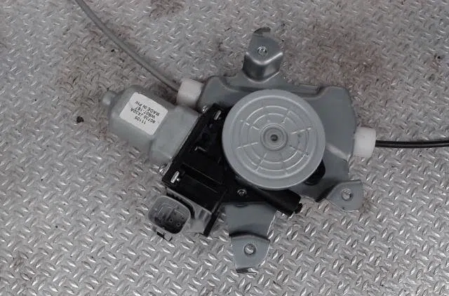 Mecanisme  moteur lève-glace avant droit Nissan NV200 - EVALIA Autobus-Autocar 1.5 dci 90 (m20, m20m) (2011) occasion