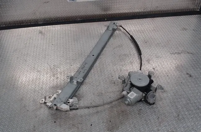 Mecanisme  moteur lève-glace avant droit Nissan NV200 - EVALIA Autobus-Autocar 1.5 dci 90 (m20, m20m) (2011) occasion