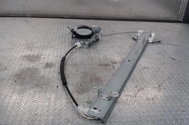 Mecanisme  moteur lève-glace avant droit Nissan NV200 - EVALIA Autobus-Autocar 1.5 dci 90 (m20, m20m) (2011) occasion